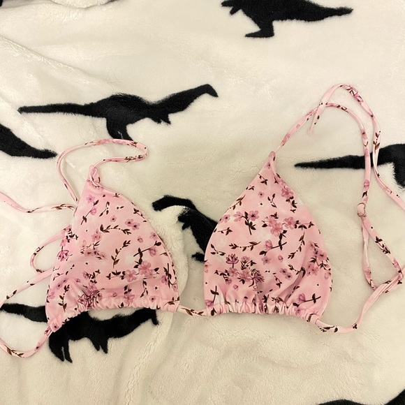 Shein pretty pink bikini top - Picture 1 of 1
